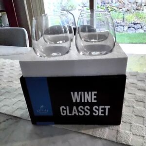 Zulay Kitchen Wine Glass Set.  NWT